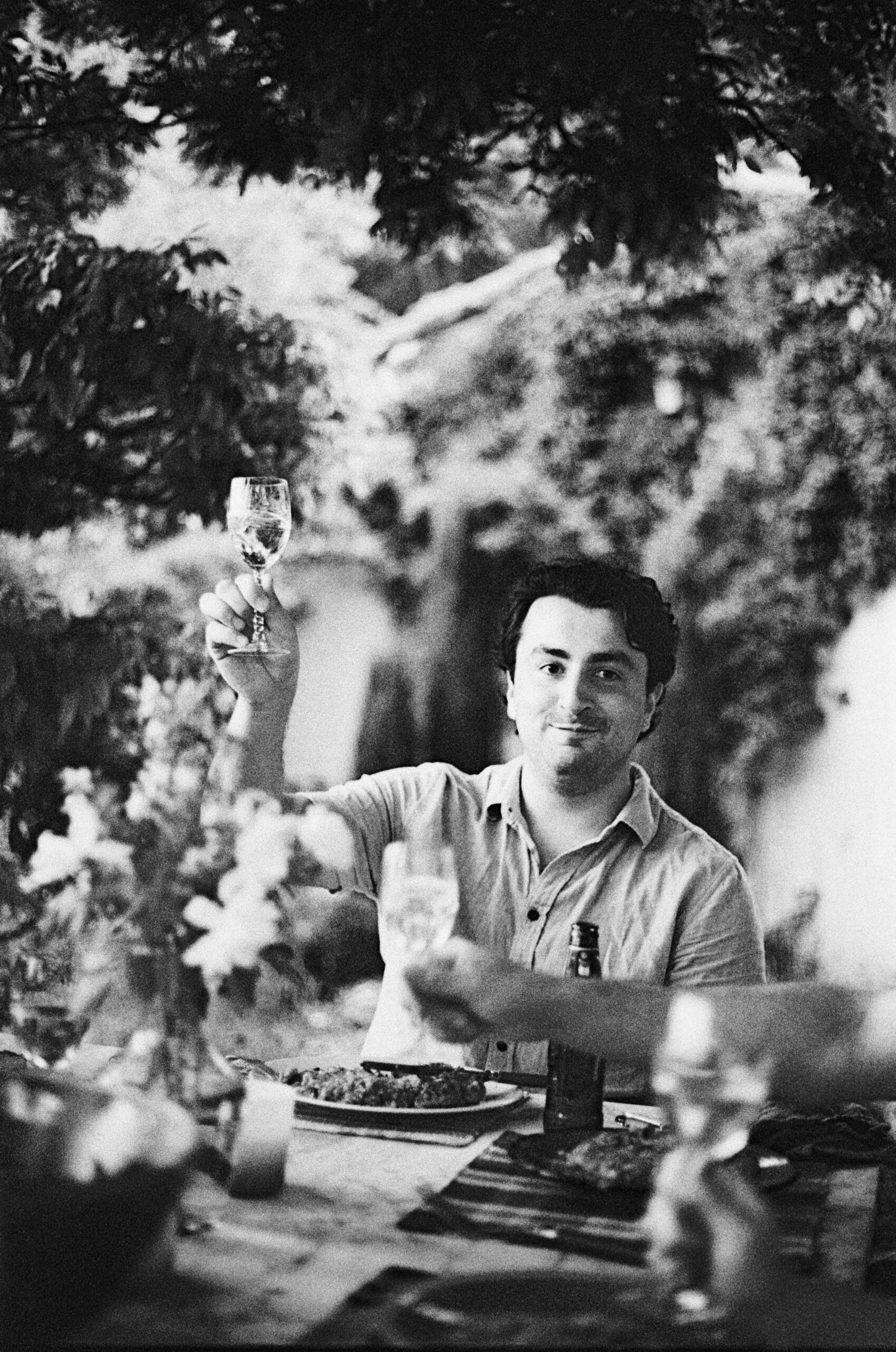dinner party in the south of france shot by parkers pictures